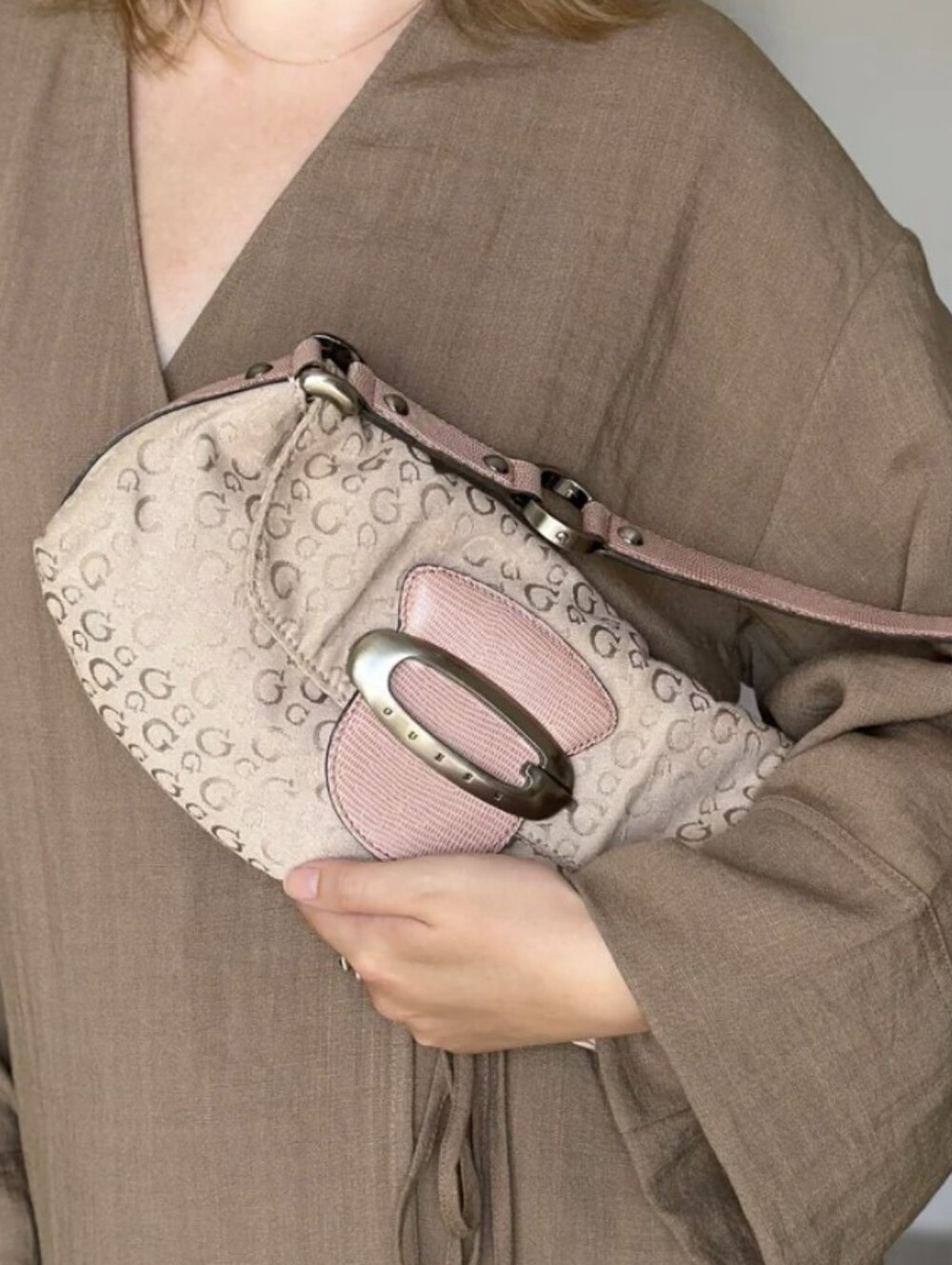 LOOKING FOR!! GUESS BAG